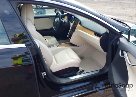 2018 Tesla Model S 100D/75D/P100D z USA, uszkodzony, nr VIN 5YJSA1E27JF282954